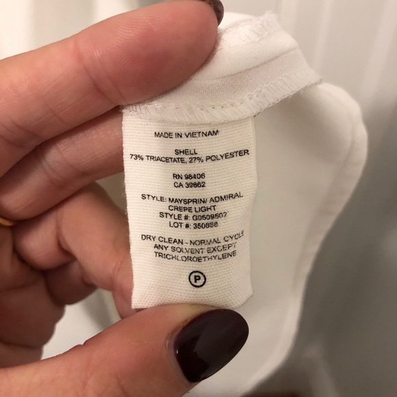 White theory keyhole blouse with tie neck - Picture 4 of 4